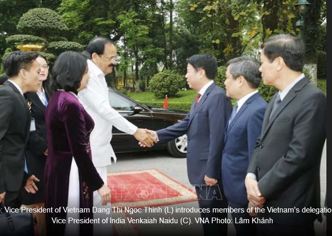 Vice President Mrs. Dang Thi Ngoc Thinh hosted a welcome ceremony for Vice President of India Mr. Venkaiah Naidu in Hanoi on May 10