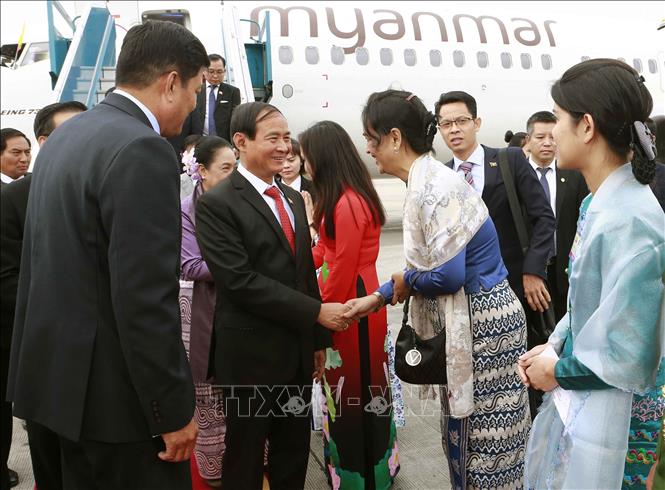 President of Myanmar Mr. U Win Myint began official visit to Vietnam on May 10, during which he will attend the UN Day of Vesak 2019.